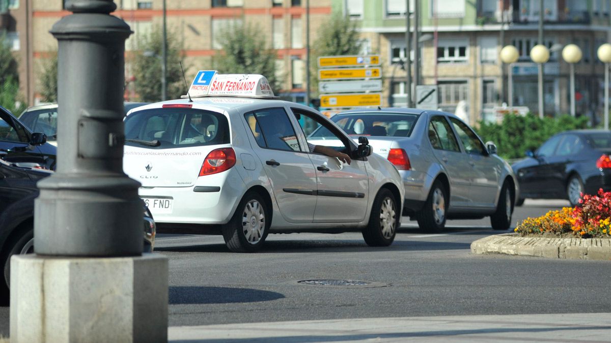 Imagen de archivo de una autoescuela leonesa. | DANIEL MARTÍN