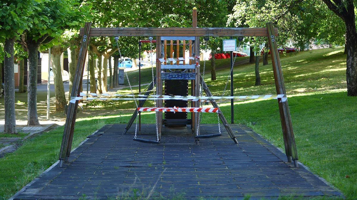 Parque de Ponferrada cerrado por seguridad.