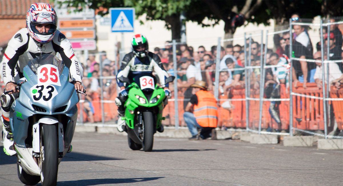 Las pruebas de aceleración repartieron 1.200 euros entre los premios de la categoría de 1.000 cc y los de 600 cc. | T. GIGANTO