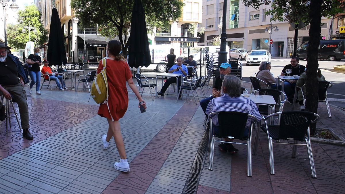 Las terrazas de los locales deben complir las medidas de higiene y prevención de contagios. | Ical Las terrazas de los locales deben complir las medidas de higiene y prevención de contagios. | Ical