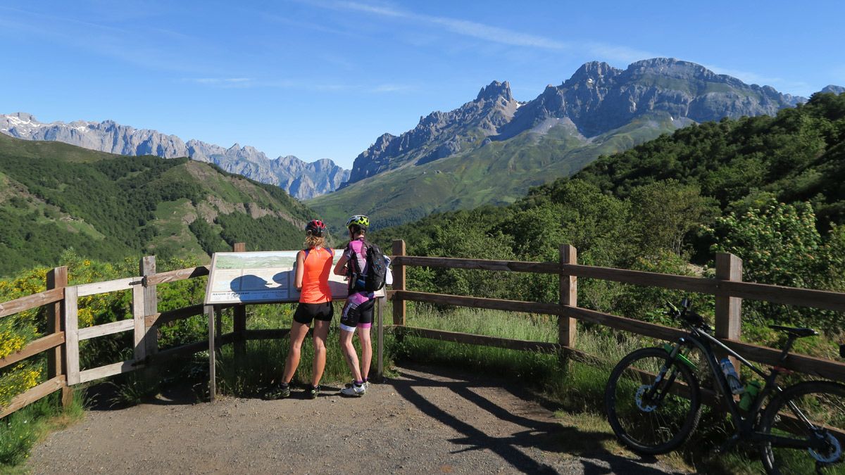 Picos de Europa desde el mirador de Pandetrave. | ICAL