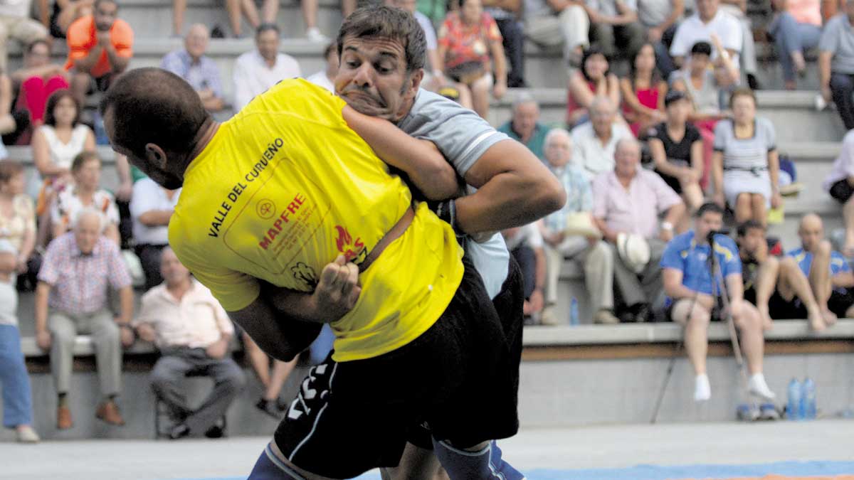 Javier Oblanca volvió a realizar otra gran tarde pero no pudo en la final con un Ibán Sánchez que se había mostrado dubitativo en combates anteriores. | MAURICIO PEÑA