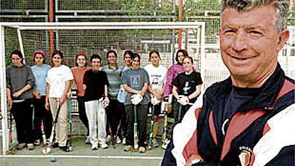 La pasión de Pedro Tapia siempre fue formar a los más jóvenes en el colegio, logrando con ellos numerosos campeonatos tanto nacionales como internacionales.