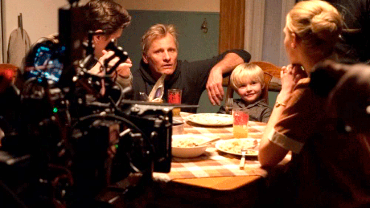 Una imagen del rodaje de ‘Falling’, debut en la dirección de Viggo Mortensen. | EUROPA PRESS