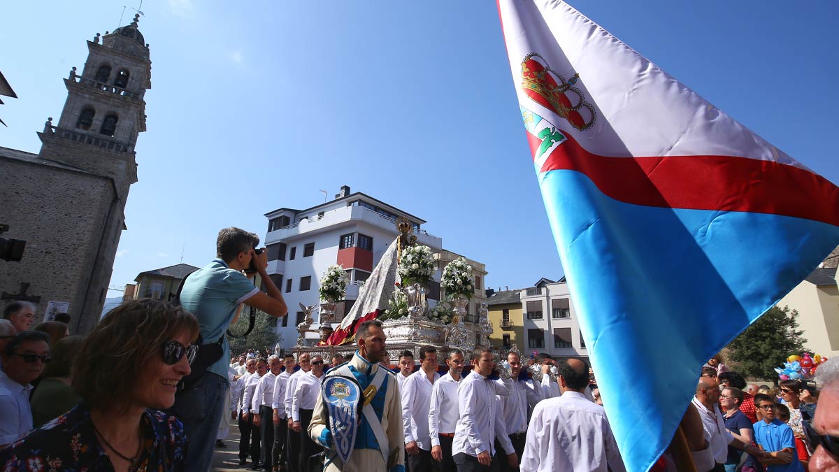 Celebración de archivo del Día de La encina, 8 de septiembre, que concentra multitudes en el casco antiguo. | Ical