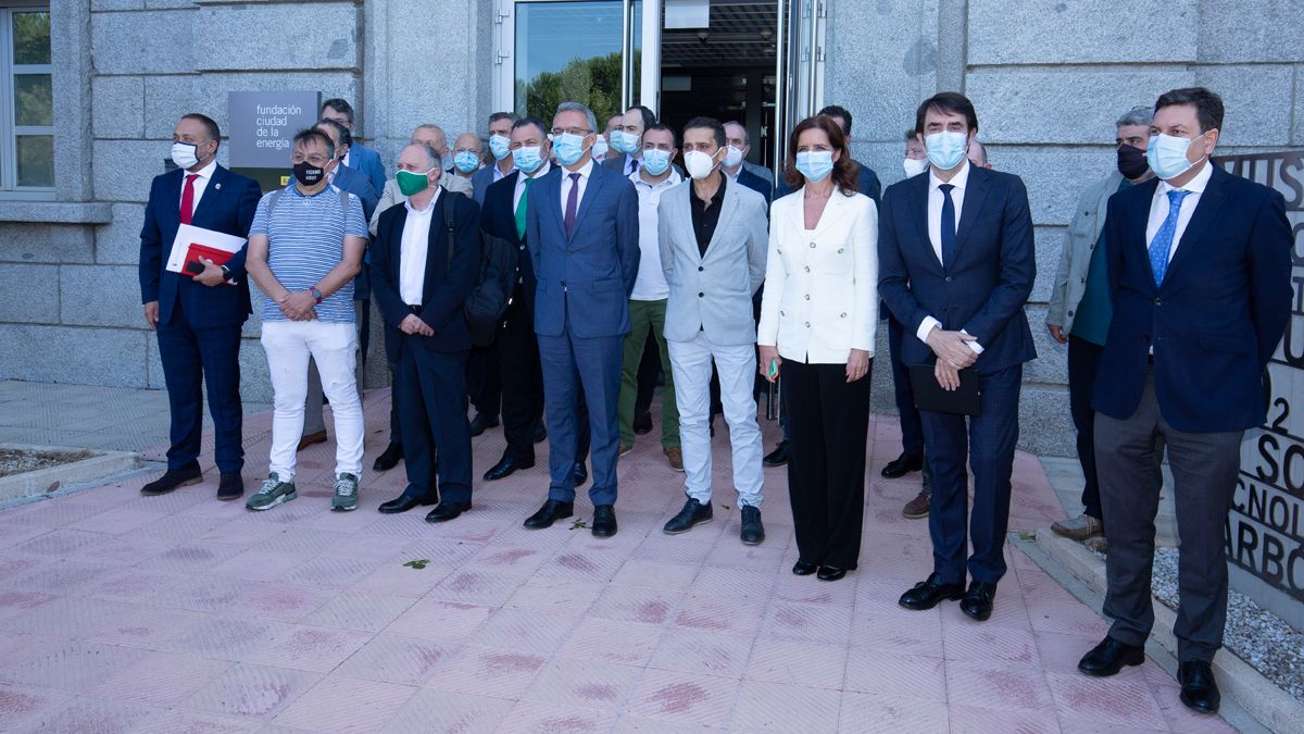 Momentos de la última Mesa por el Futuro por León celebrada en Ponferrada. | ICAL