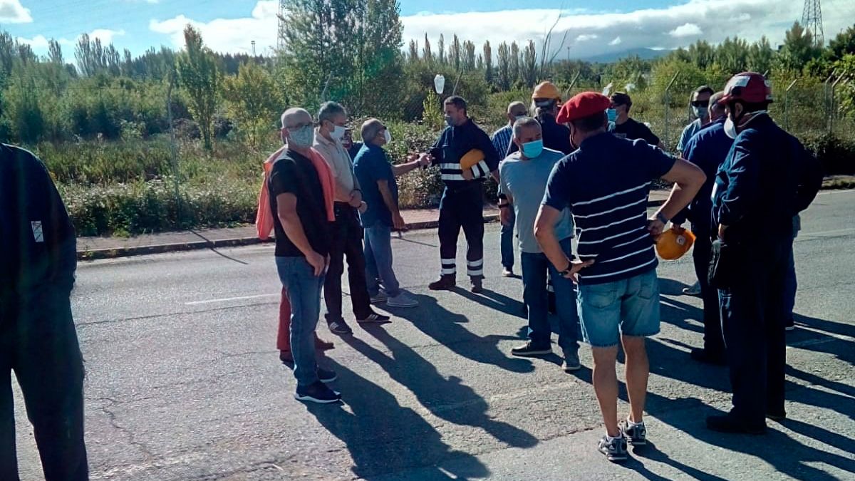 Última manifestación de los empleados a las puertas de Compostilla. Última manifestación de los empleados a las puertas de Compostilla.