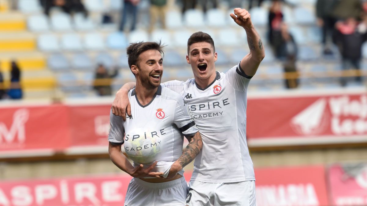 Sergio Marcos y Eric Montes celebran un gol esta temporada. | SAÚL ARÉN