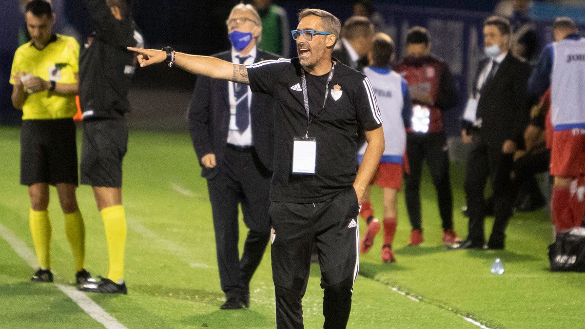 Los jugadores de la Deportiva se lamentan en Riazor. | RC DEPORTIVO