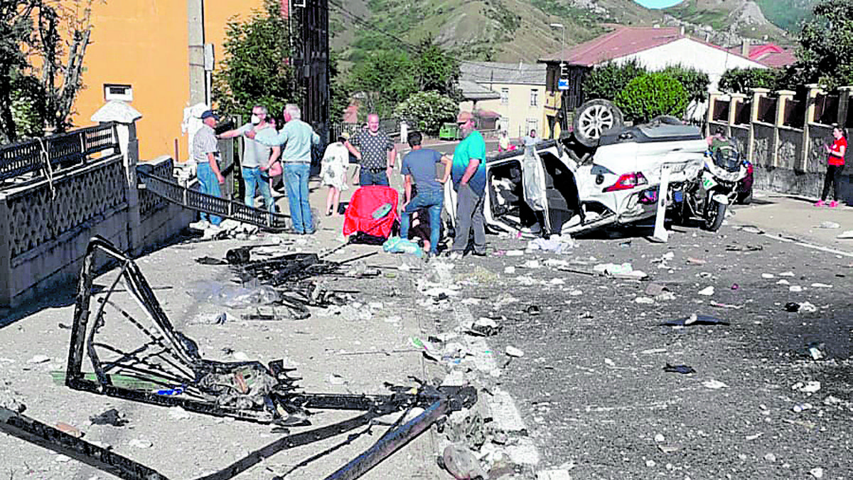 La última víctima mortal de las carreteras leonesas se registró hace una semana en la localidad de Cármenes. | F. FERNÁNDEZ