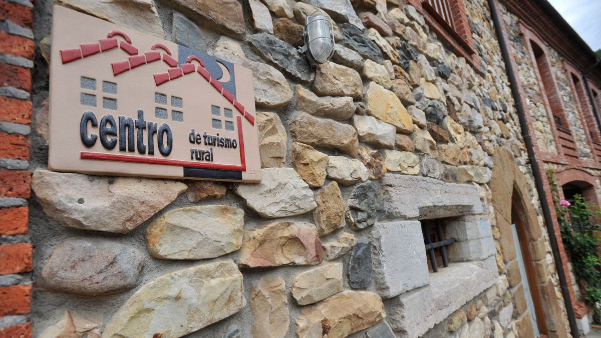 Las casas rurales siguen a la expectativa de la evolución del Covid-19. | D. MARTÍN