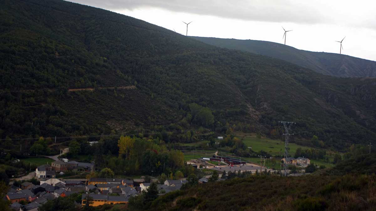 Aerogeneradores en la Peña del Gato. | CÉSAR SÁNCHEZ (ICAL)