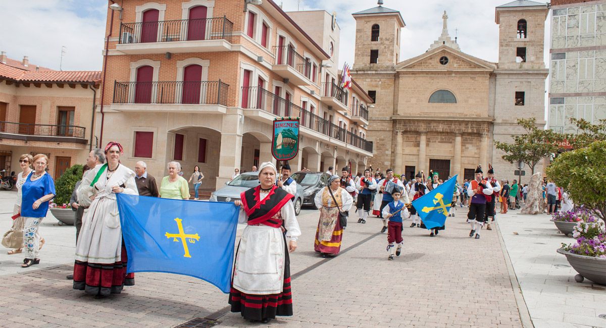 Estampa del Día de Asturias del pasado verano y que se volverá a repetir este próximo domingo. | TERESA GIGANTO