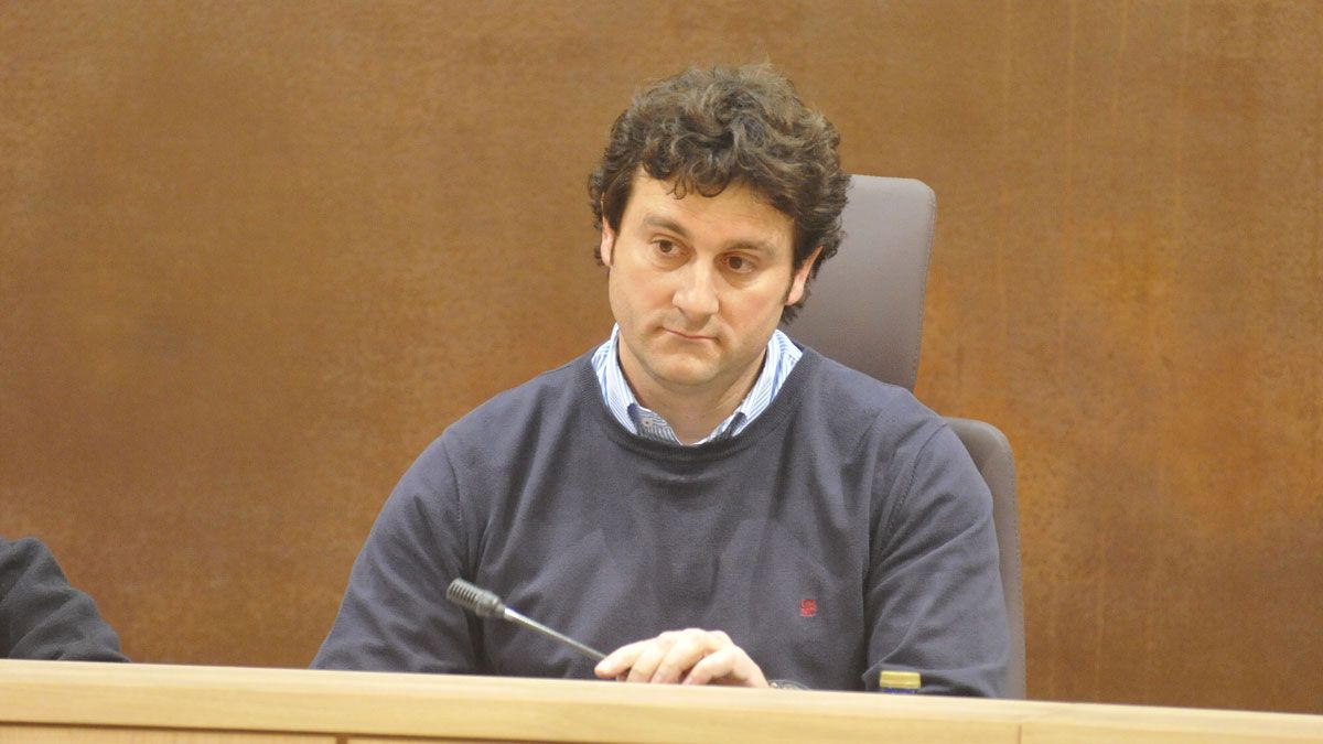 Manuel García, alcalde de Villaquilambre por el PP, aunque gobierna en minoría.