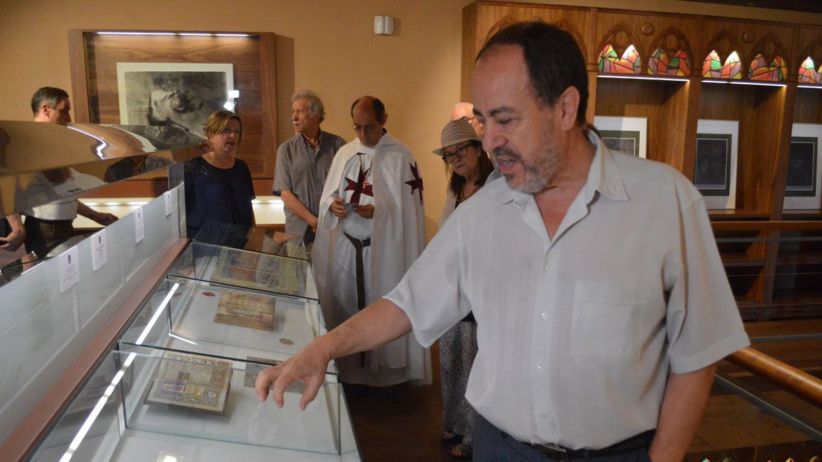 Templum Libri es un referente cultural en Ponferrada, gracias a Ovalle (en la foto). | A.C.