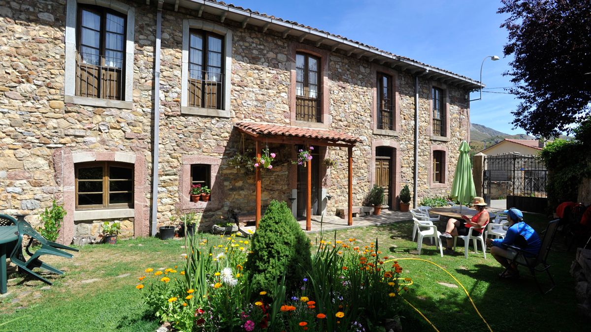 Casa rural de la provincia de León en una imagen de archivo. | DANIEL MARTÍN