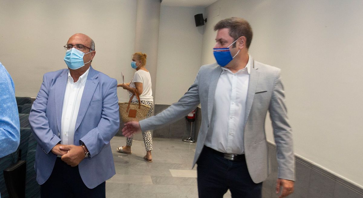 López en su toma de posesión al inicio del pleno. | ICAL