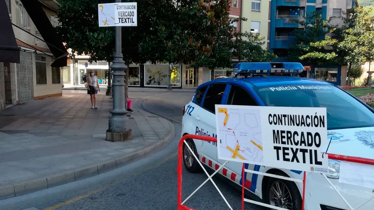 Imagen del último mercado de abastos en Ponferrada, con todos los puestos en activo.