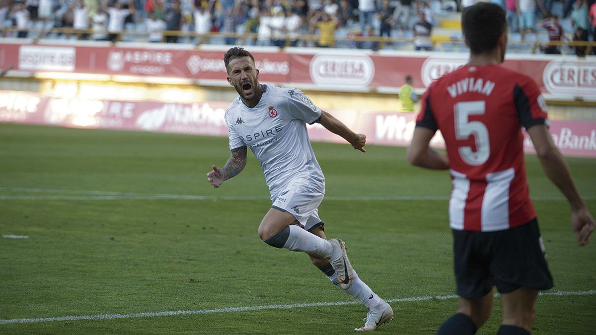 Dioni celebra un gol con la Cultural. | MAURICIO PEÑA