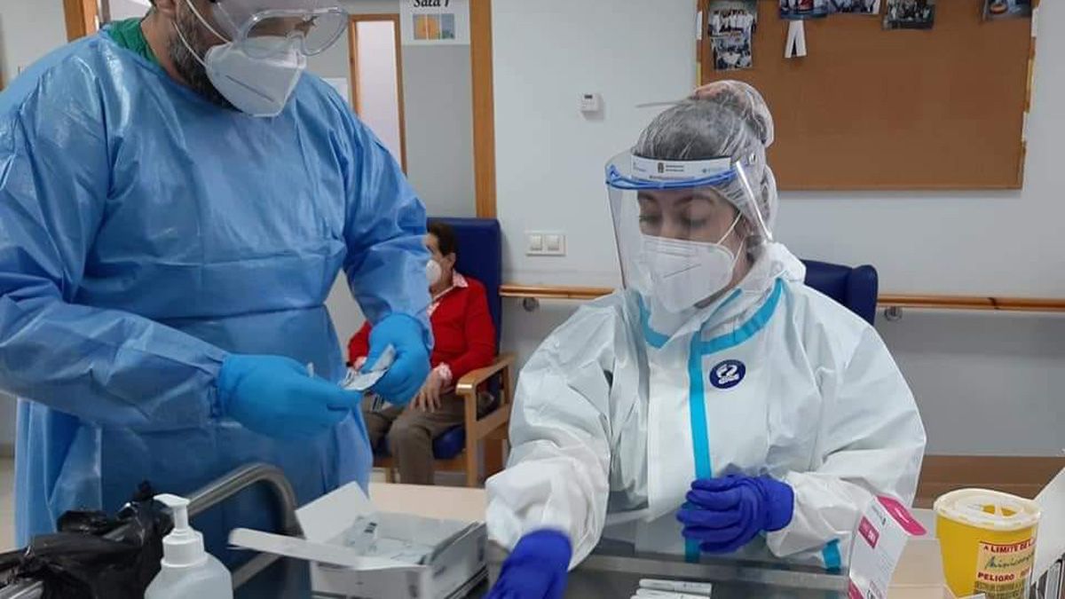 Profesionales realizando pruebas PCR para detección del coronavirus. | AFA  bierzo