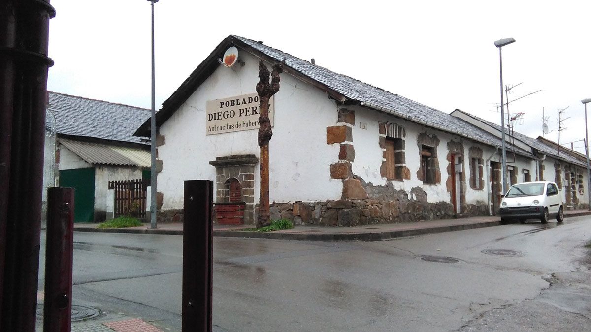 La calle Valdesalgueiro se encuentra en el poblado Diego Pérez.