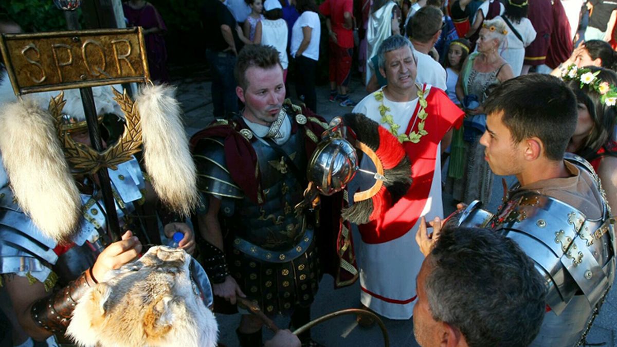 Desfile de la comitiva del César, soldados, luchas de gladiadores y mercado romano en la fiesta  | CÉSAR SÁNCHEZ (ICAL)