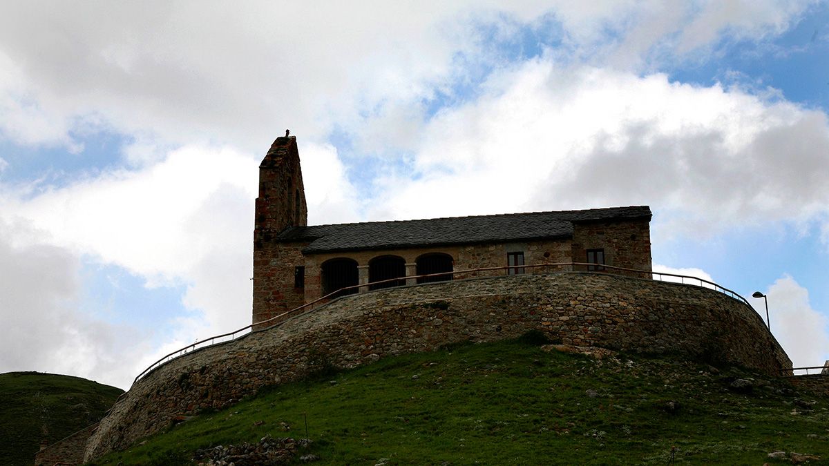 Imagen de archivo de la iglesia de La Cueta. | ICAL