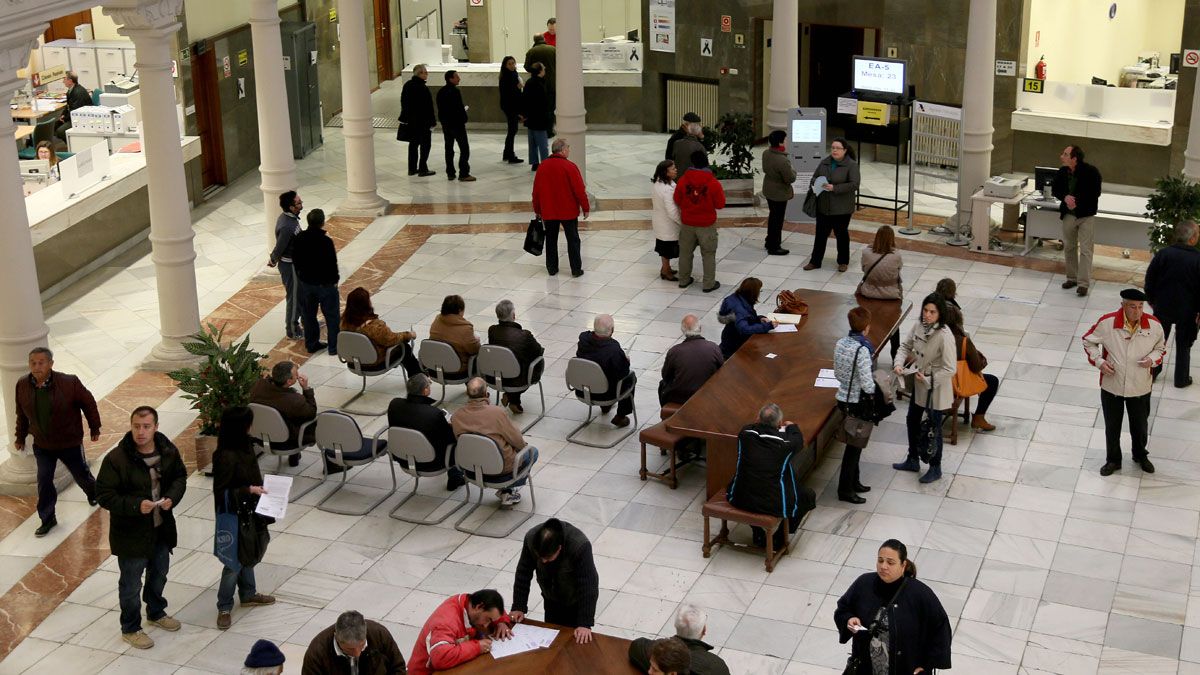 Imagen de archivo de la presentación de una campaña de la renta en la sede de la Agencia Tributaria en Valladolid. | ICAL