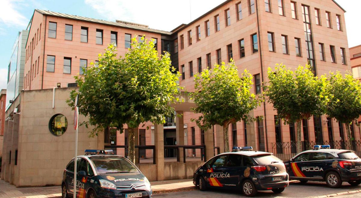 Fachada de la Comisaría de Policía Nacional en Ponferrada.