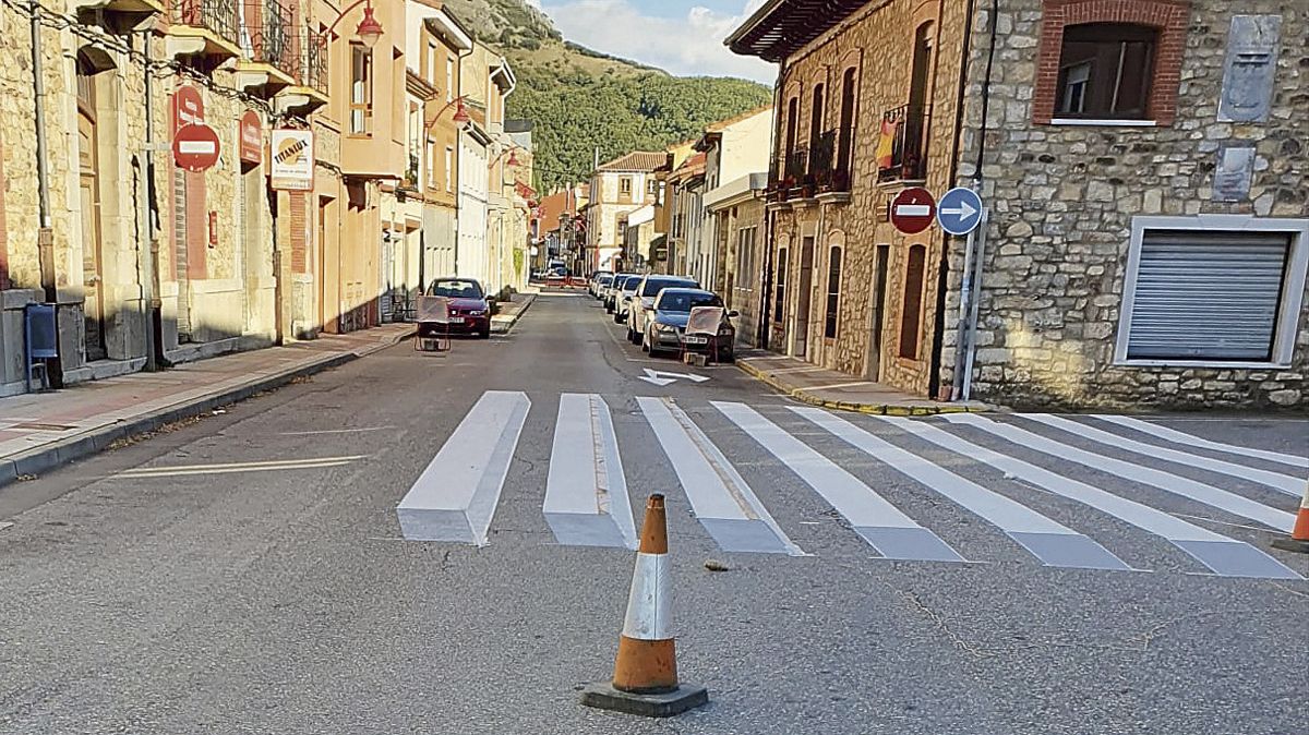 El artista Sergio González ‘Pinche’ se ponía manos a la obra par dar forma a esta iniciativa. | L.N.C.