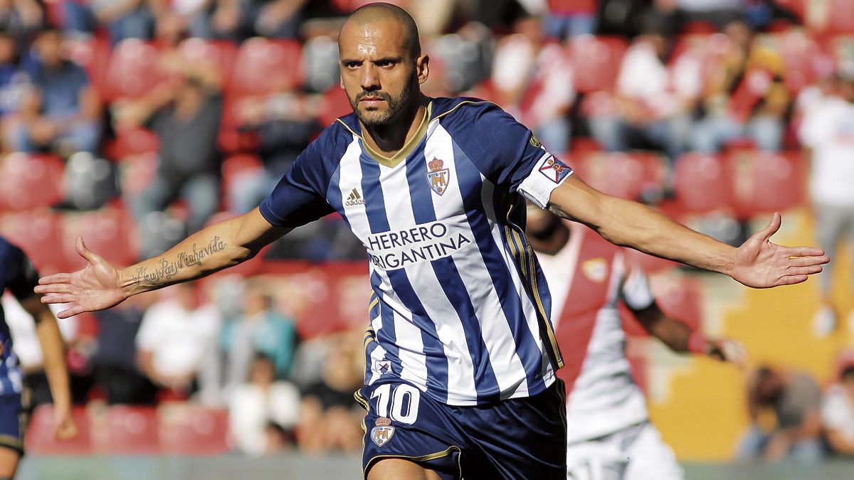 Yuri celebra un gol el año pasado frente al Rayo Vallecano. | IRINA RH