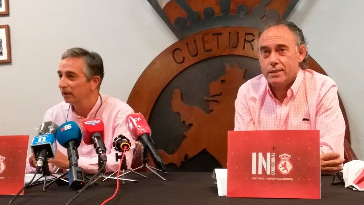 Juan Luis Díez y Felipe Llamazares, durante la presentación. | CYD