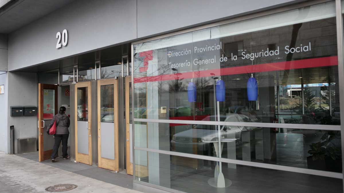 Sede de la tesorería general de la Seguridad Social en León. | DANIEL MARTÍN