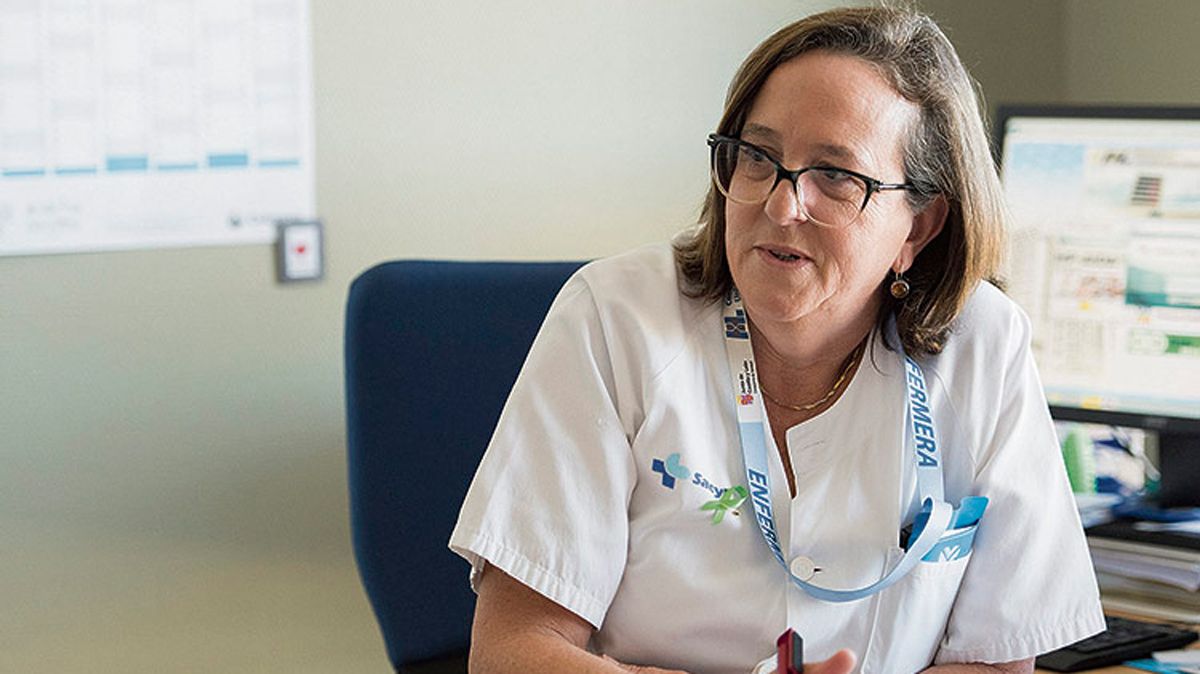 La enfermera estomaterapeuta del Hospital, Herminia Lara Sánchez. | SAÚL ARÉN