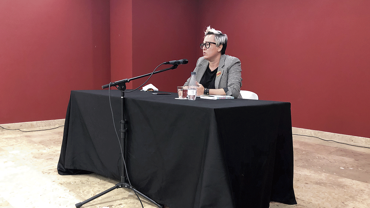 La autora, Sonia Vivas, durante la presentación del libro en Astorga. | P.F.