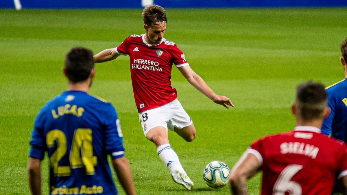 Larrea, durante el partido de la Ponferradina en el Tartiere del mes de junio. | LALIGA