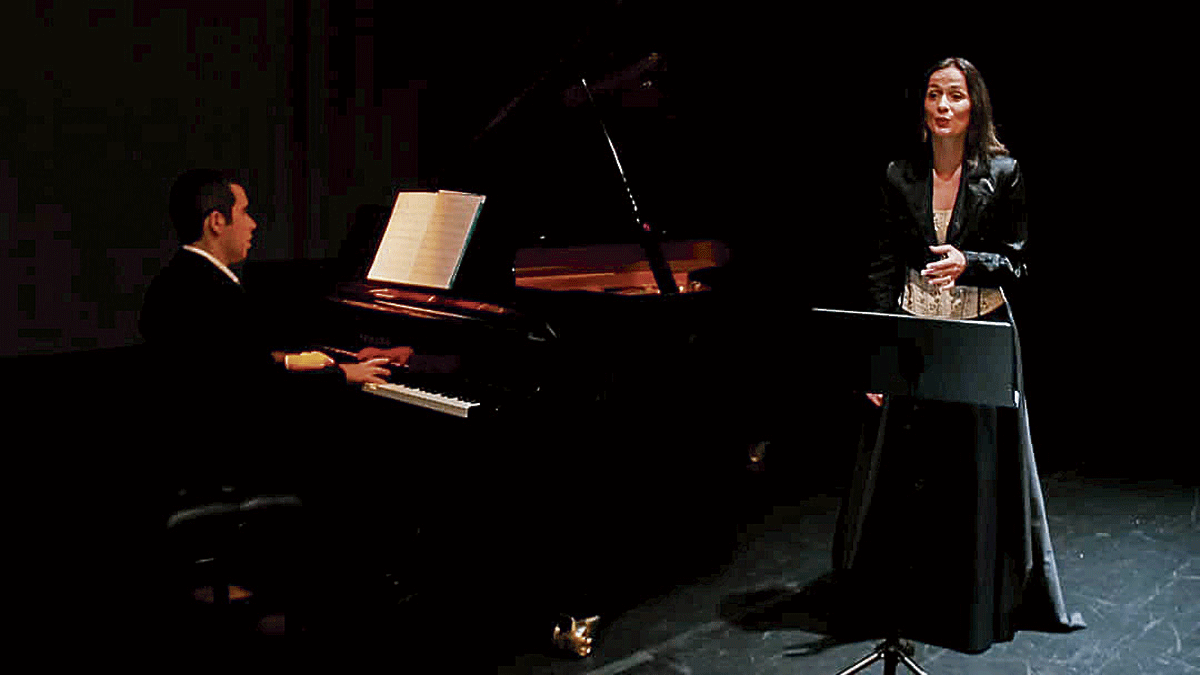 El DúoInvicta integrado por el pianista Nuno Caçote y la mezzosoprano Joana Valente.