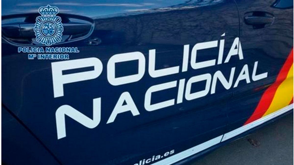 Los agentes detuvieron a los individuos el pasado domingo.