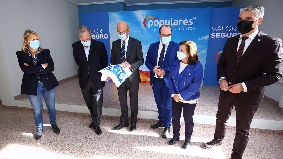Los parlamentarios nacionales de León y Orense, en Ponferrada. | Ical Los parlamentarios nacionales de León y Orense, en Ponferrada. | Ical