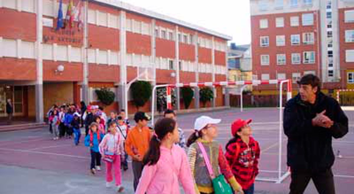 San Antonio se une a las aulas confinadas en Ponferrada con anterioridad. San Antonio se une a las aulas confinadas en Ponferrada con anterioridad.