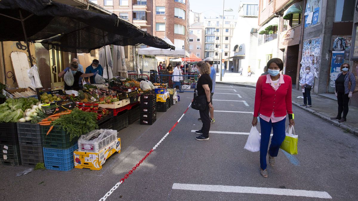 El mercado se suspende 14 días en Ponferrada. | ICAL