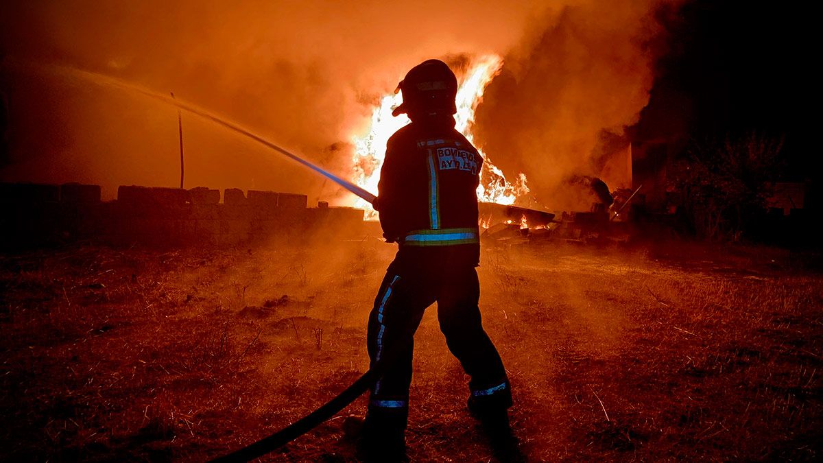 Incendio de este domingo de madrugada. | BOMBEROS DE LEÓN