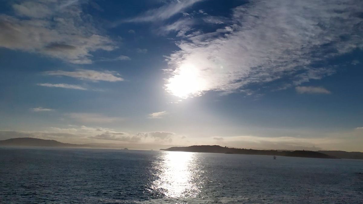La luz del corazón es la que permite ver en la senda oscura de la vida.