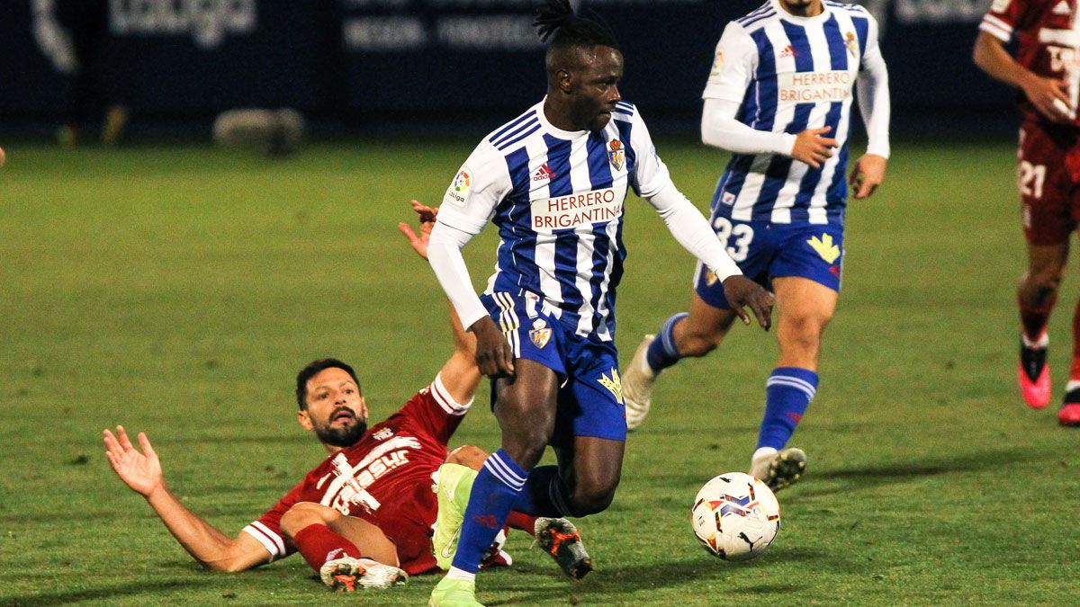 La Ponferradina quiere resarcirse de la derrota ante el Cartagena. | IRINA RC