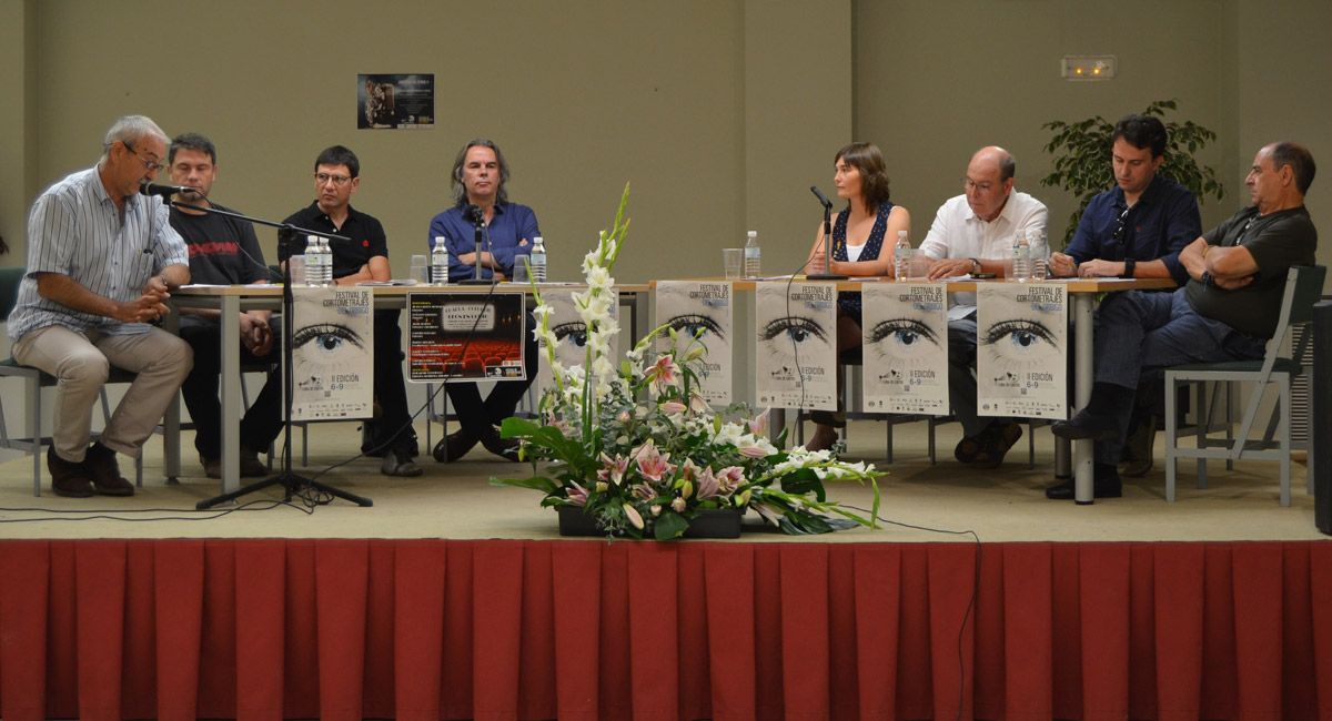 Un momento del coloquio entre los profesionales del cine leonés que participaron en el festival. | P. FERRERO