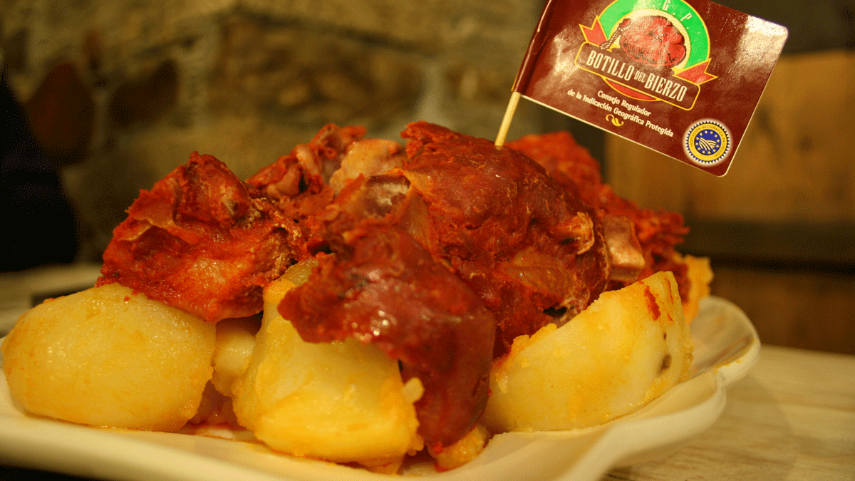 Botillo, el plato rey de la gastronomía berciana, que está en el menú de muchos restaurantes de las Jornadas.