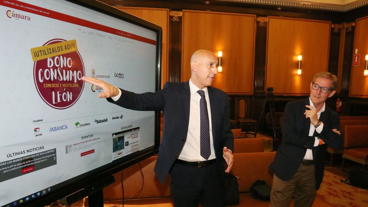 José Antonio Diez y Javier Vega, durante la presentación de la campaña. | CÉSAR