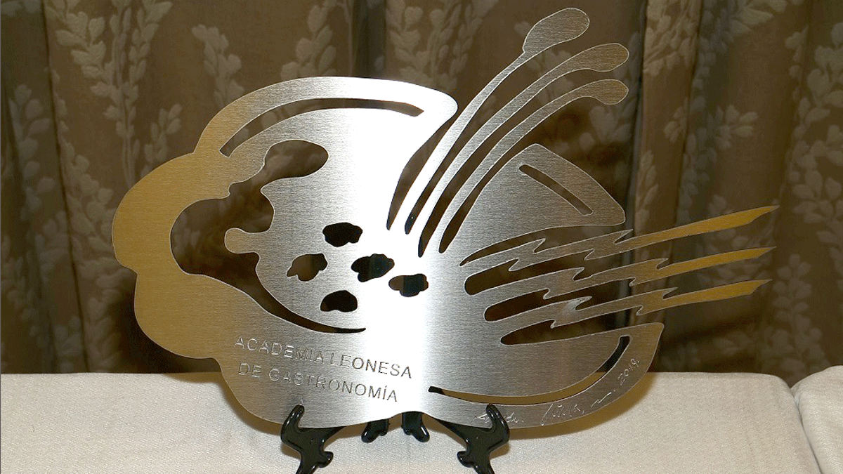 Trofeo de los Premios de la Academia Leonesa de Gastronomía.