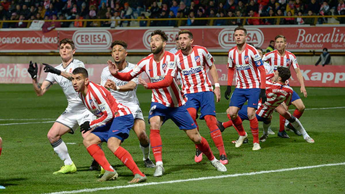 Imagen del choque entre Cultural y Atlético de Madrid. | SAÚL ARÉN