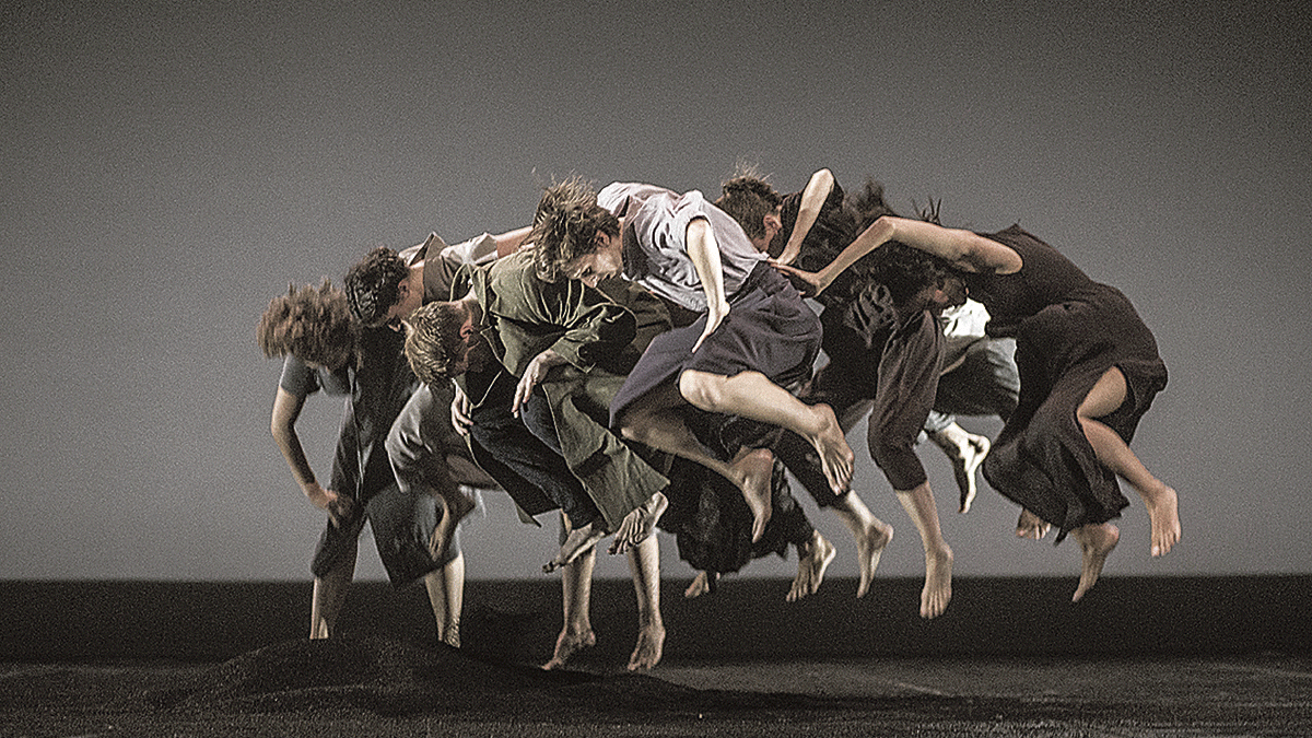 Un momento del espectáculo de danza inspirado en la autobiografía de María Teresa León ‘Memoria de la melancolía’ y que este jueves llega al Auditorio.